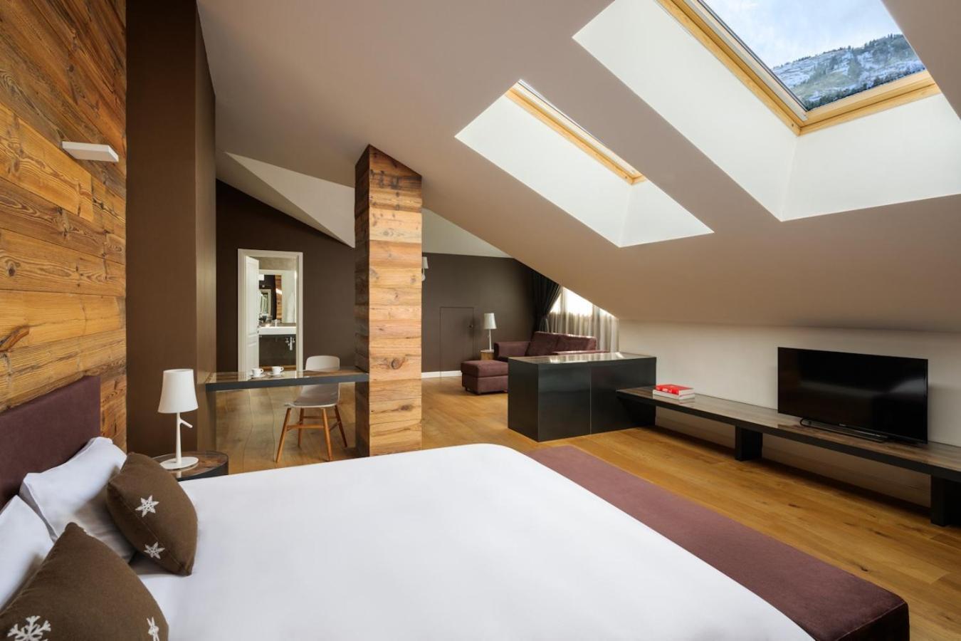 Montana Lodge & Spa, By R Collection Hotels Ла-Тюйль Экстерьер фото