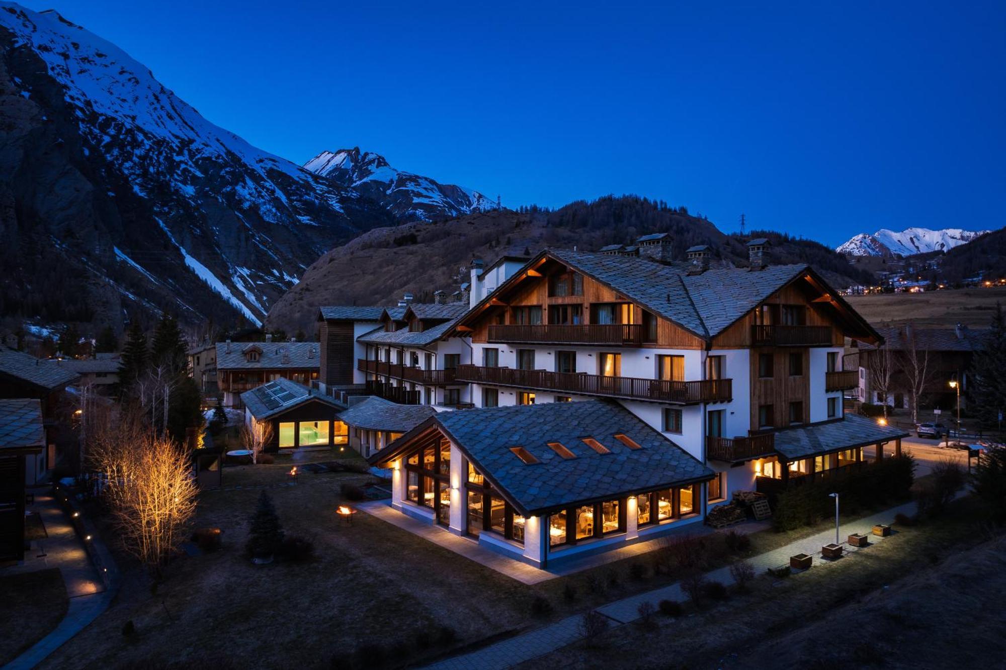 Montana Lodge & Spa, By R Collection Hotels Ла-Тюйль Экстерьер фото